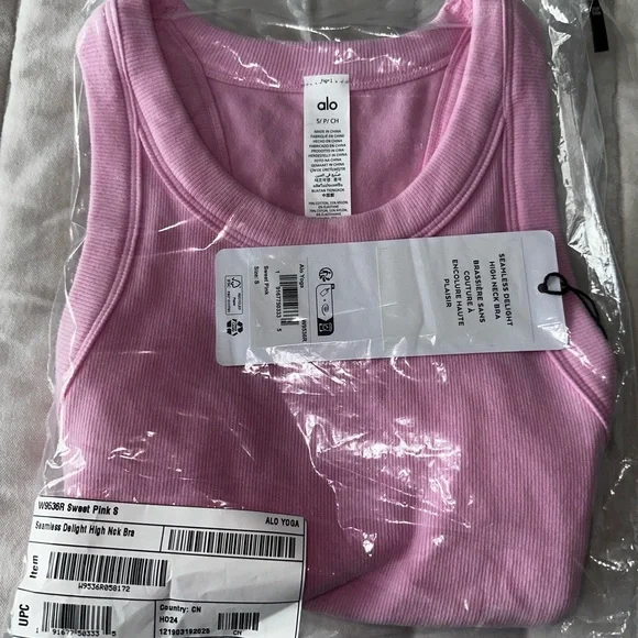 🎀Alo Sweet Pink High Neck Bra🎀